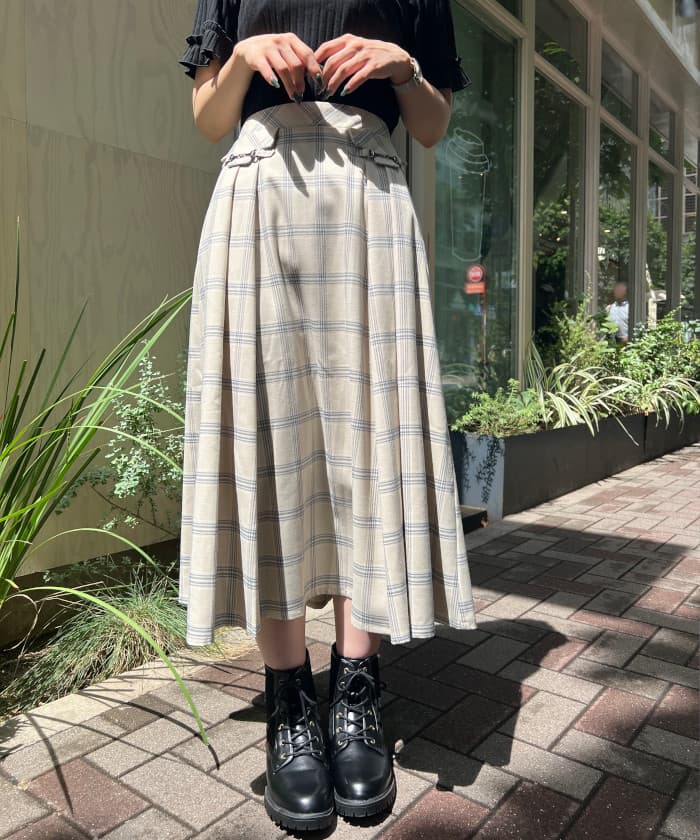 ビット付サイドタックスカート[品番：IGAW0003979]｜axes femme（アクシーズファム）のレディースファッション通販