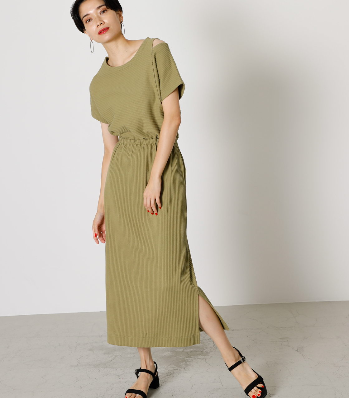 国内正規品 新作 Triangl トライアングル ワンピース水着 大人 無地 在庫限り Viptours Rs