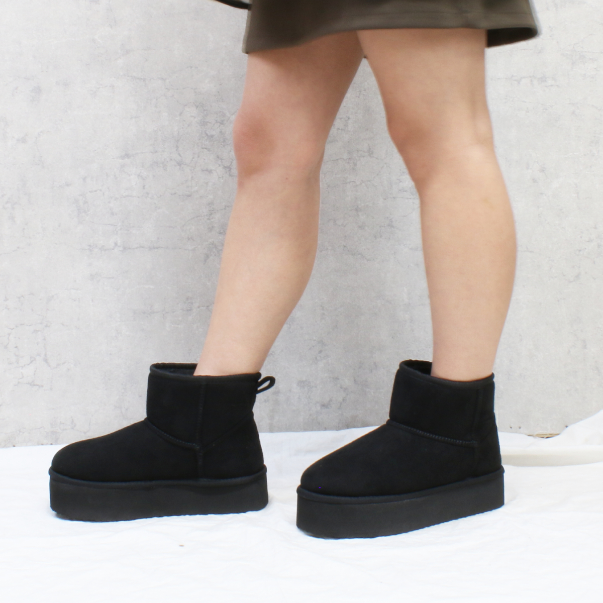 新品】入手困難23㎝UGGムートン厚底ブーツ-