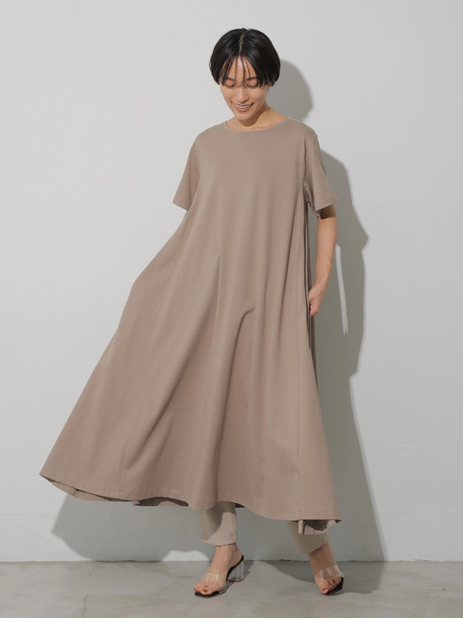 クルーネックカットフレアワンピース 品番 Ehew002 American Holic アメリカンホリック のレディースファッション通販 Shoplist ショップリスト