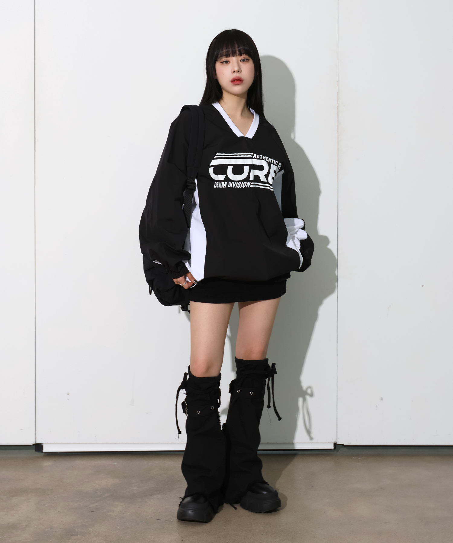 2023AW] [UNISEX] プリントブイネックナイロンパーカー[品番