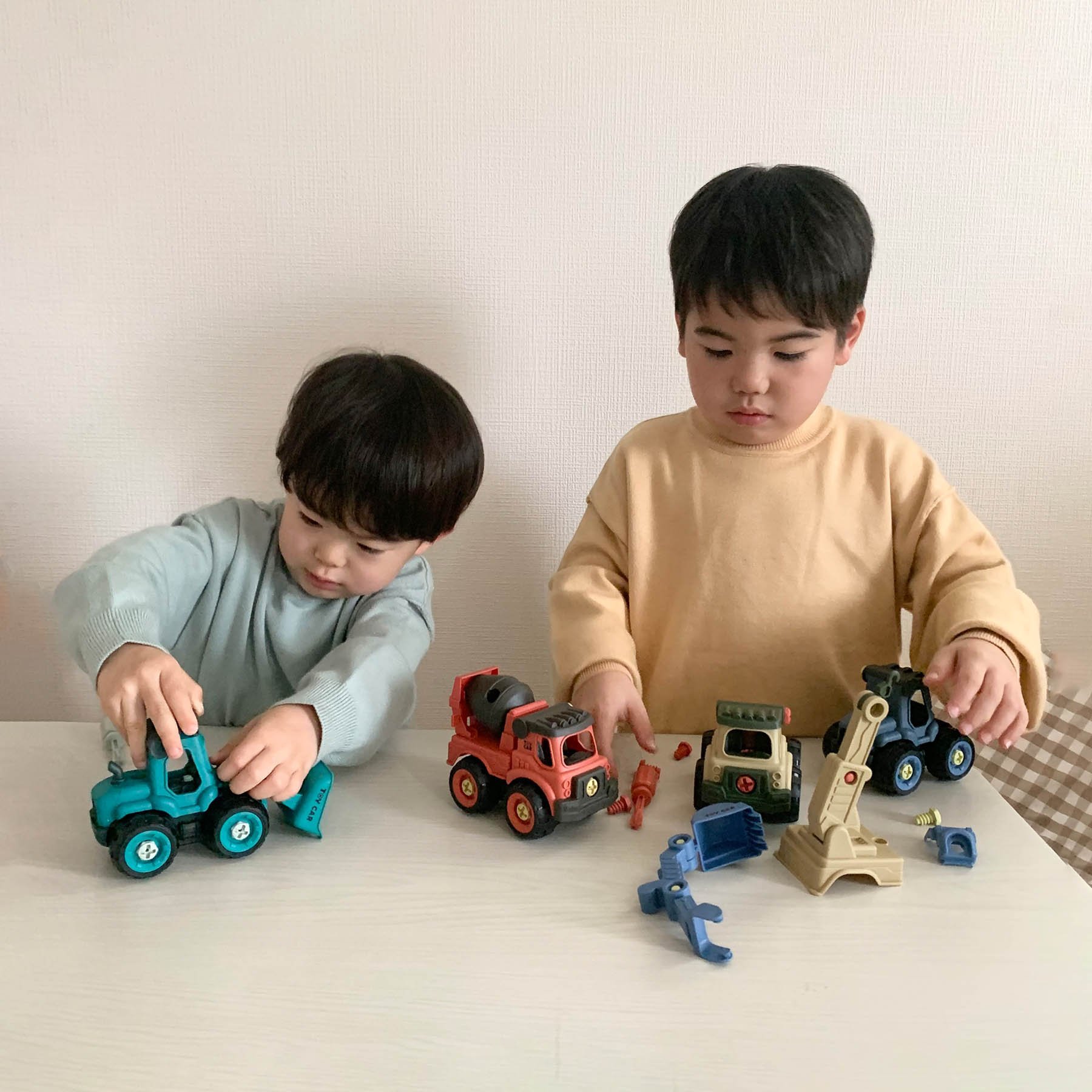 組み立ておもちゃ】DIY TOY CARS 4点セット[品番：FOKK0014731]｜F.O.