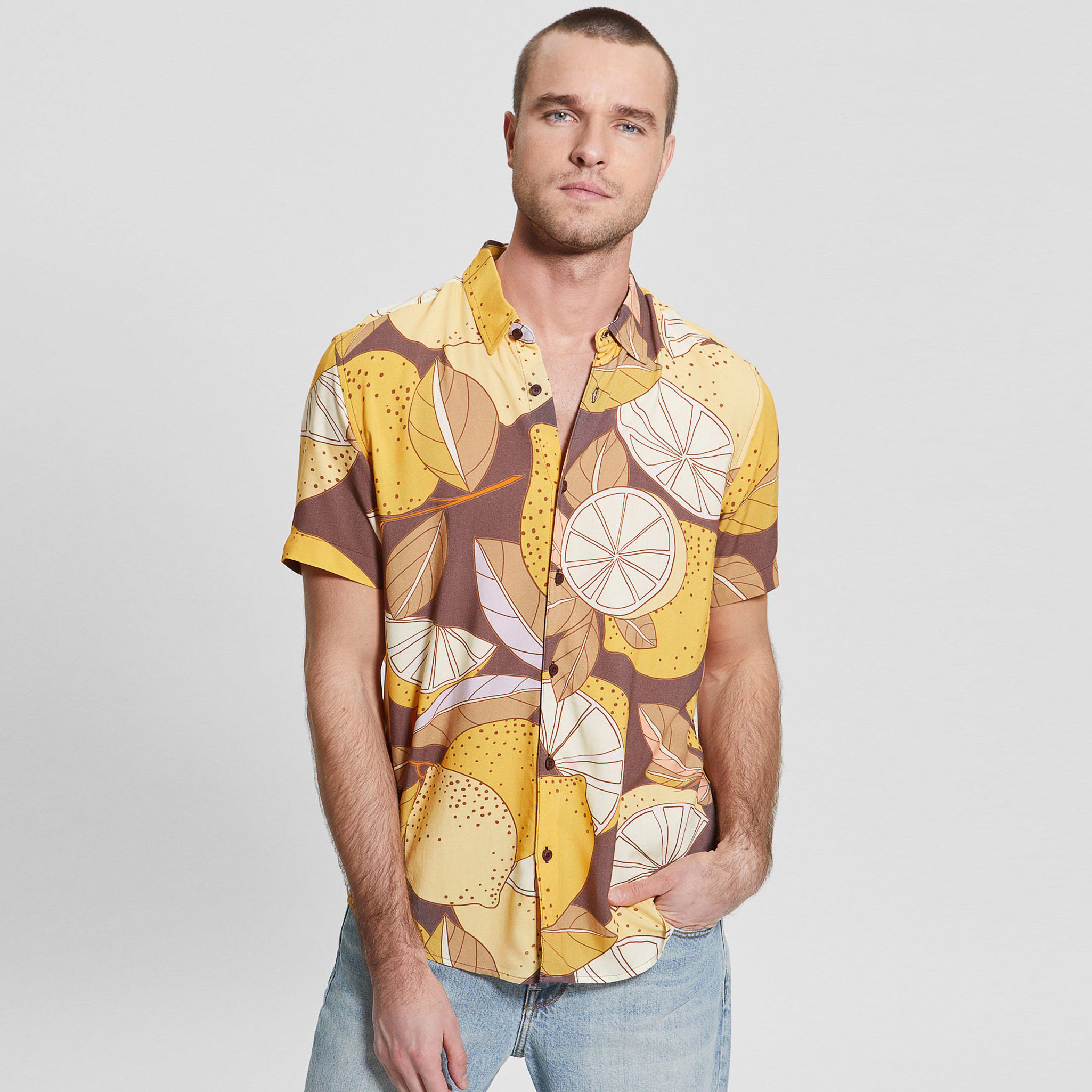 P08O】[GUESS] Eco Rayon Lemon Shirt[品番：GUEW0008338]｜GUESS【MEN