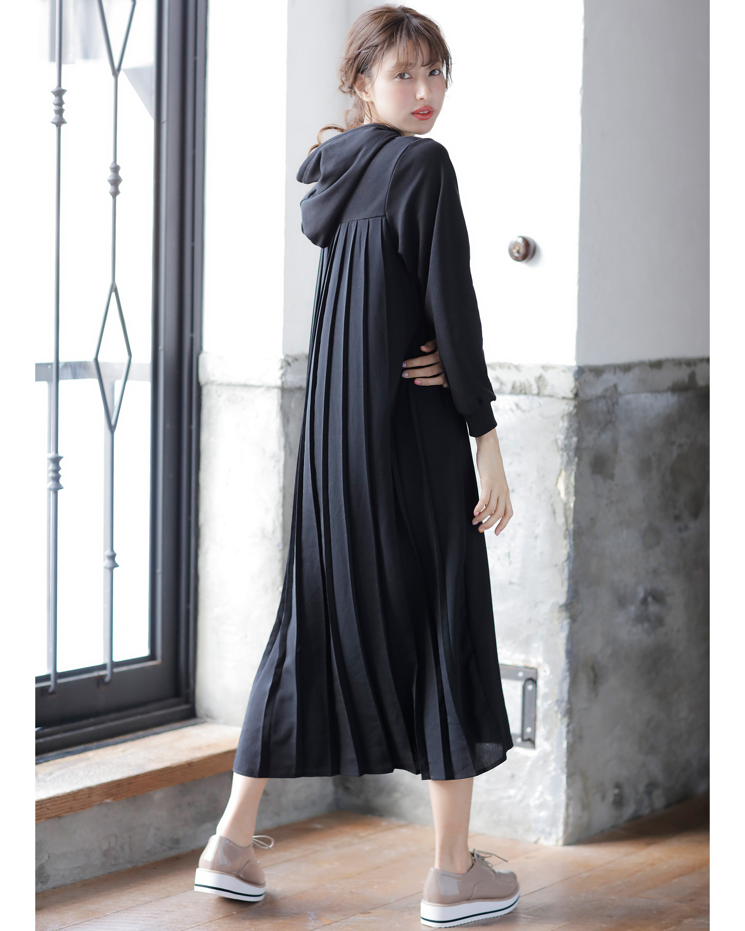 裏毛backプリーツパーカーop 品番 Ingw Ingni イング のレディースファッション通販 Shoplist ショップリスト