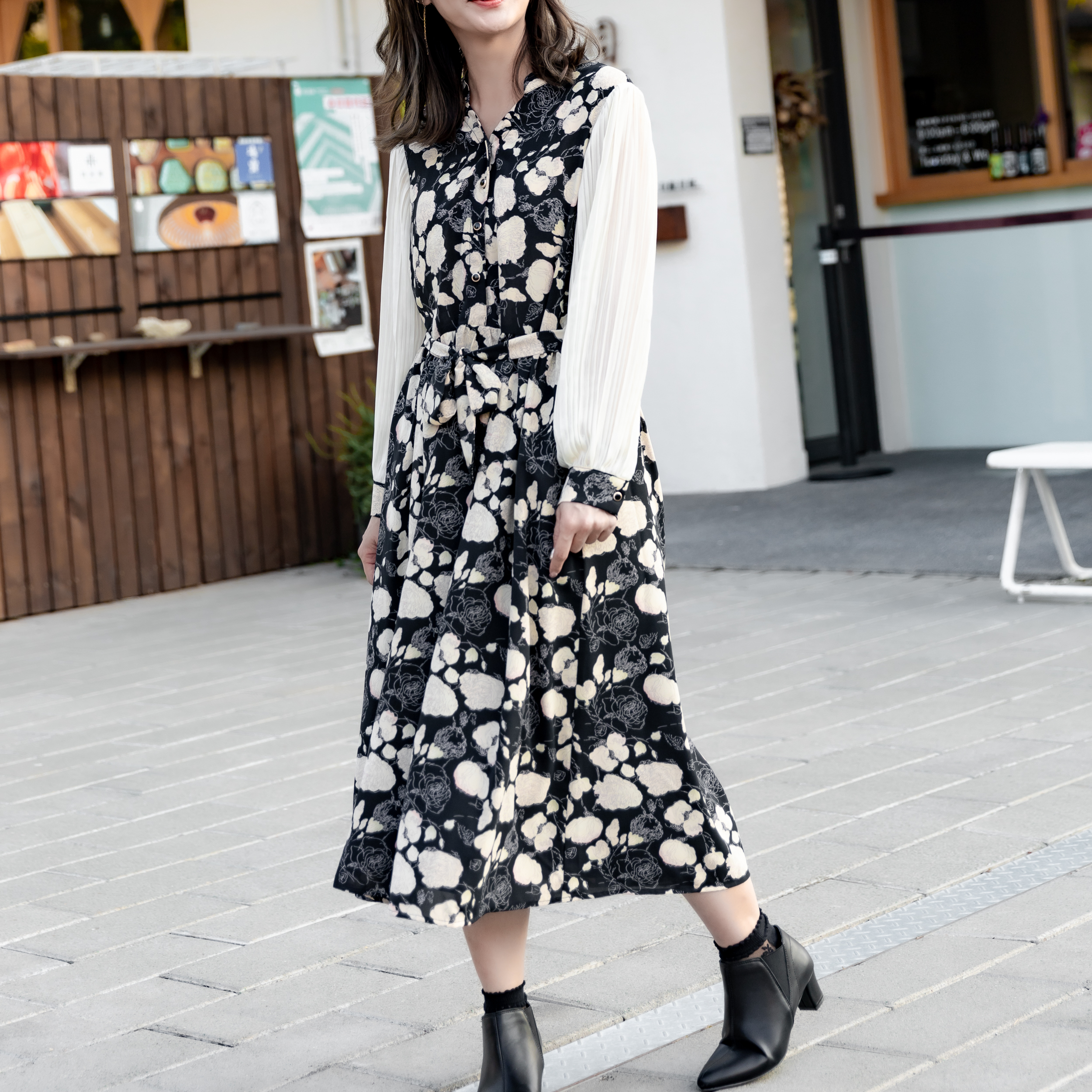 新品未開封 Ray Beams プリーツシャツ切り替えワンピースの 大人気 アウトレット Invermetros Com