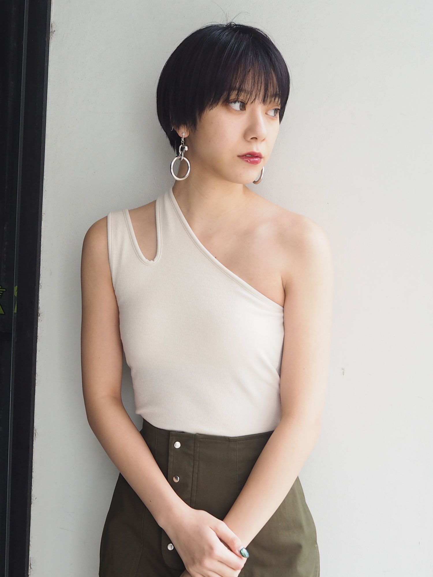 ワンショルダータンクトップ[品番：MKSW0013433]｜MURUA（ムルーア）のレディースファッション通販｜SHOPLIST（ショップリスト）