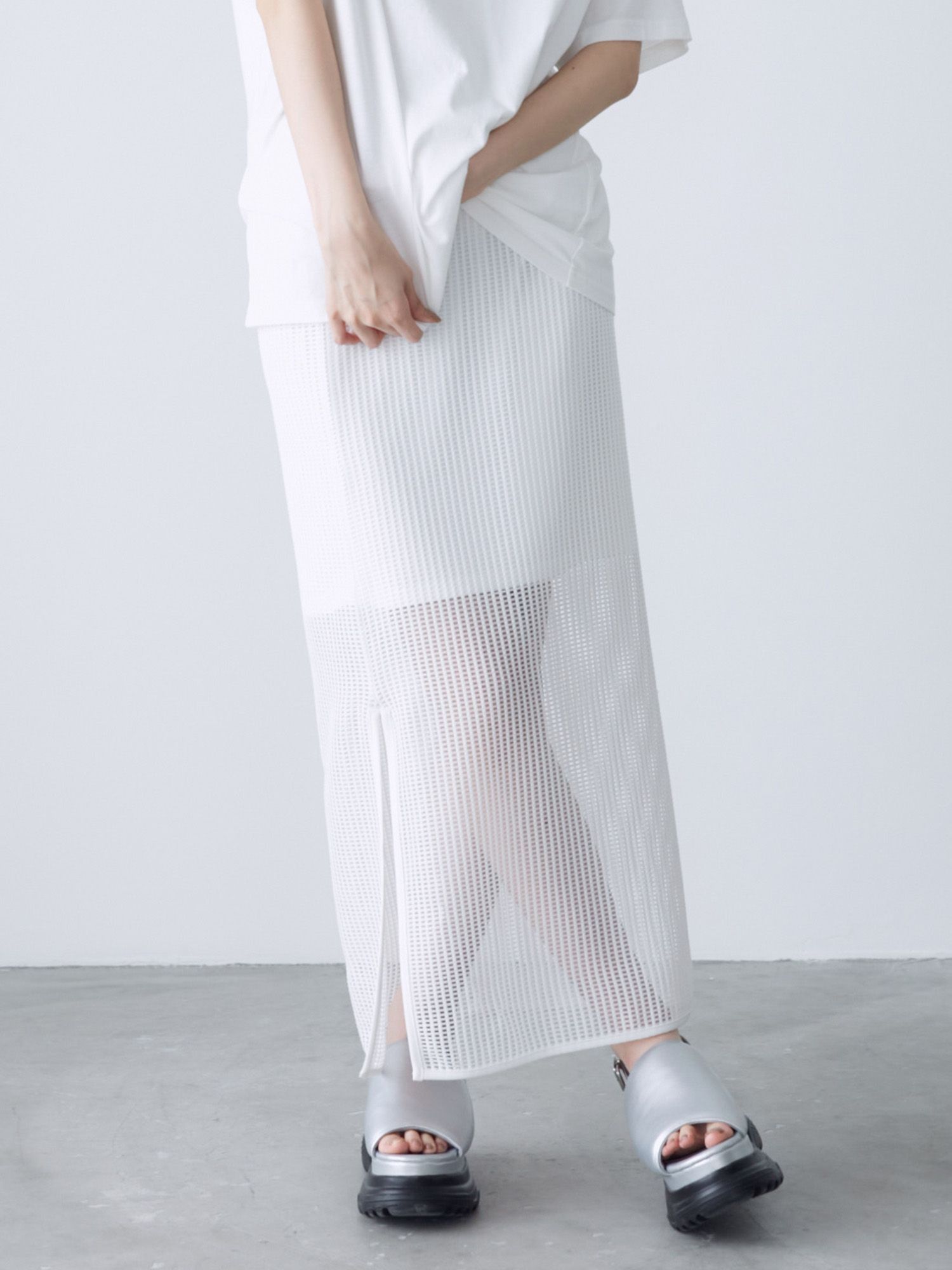 シースルーメッシュスカート[品番：MKSW0058407]｜MURUA（ムルーア）の 