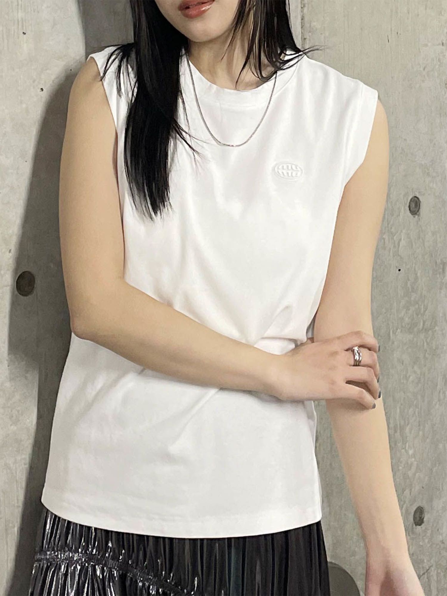 ロゴノースリーブトップス[品番：MKSW0057126]｜MURUA（ムルーア）の  