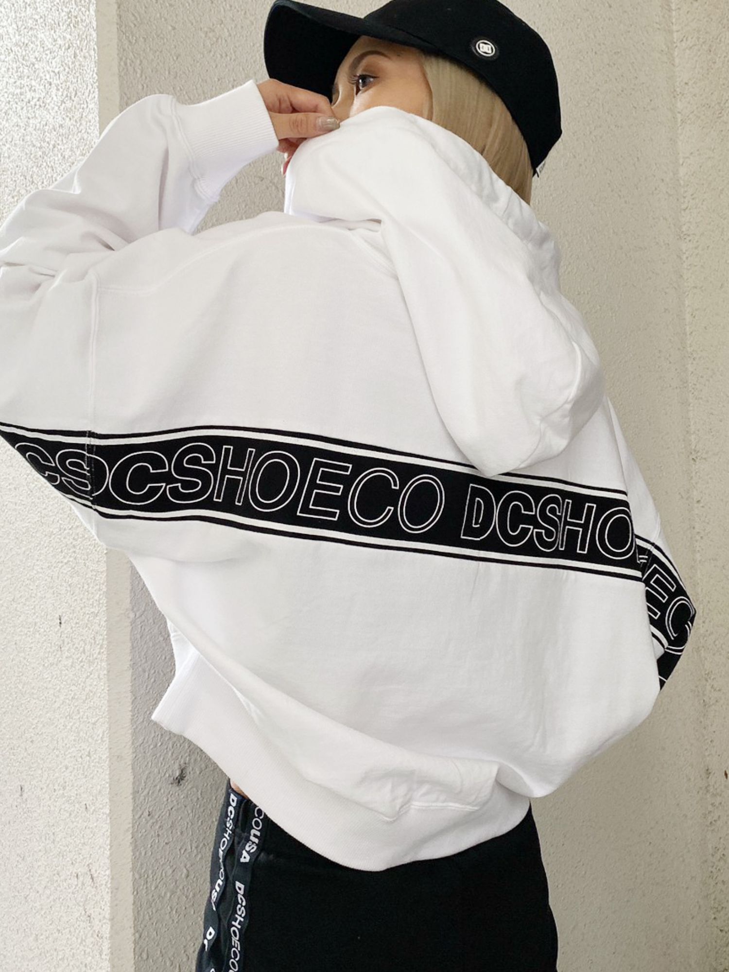 DC×GYDA BACK LOGO LINE ショートパーカー[品番