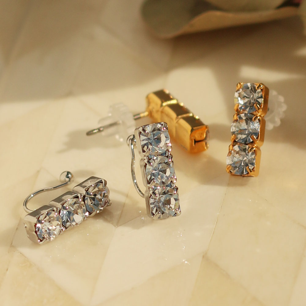 K18WG メレダイヤ0.19ct×2 デザイン ピアス 【新宿店】 - ピアス