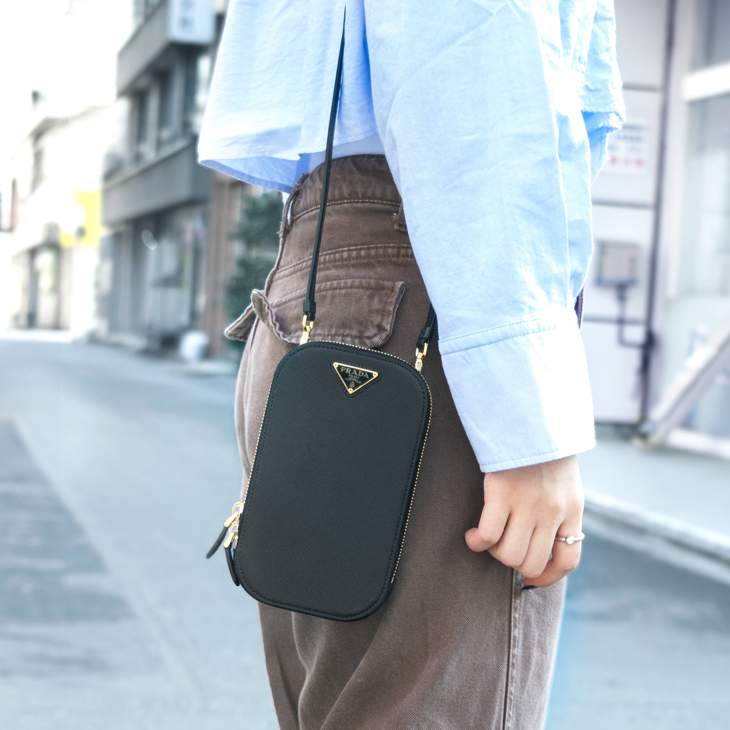 PRADA ウエストバッグ 断ち切れ ボディバッグ 三角ロゴプレート
