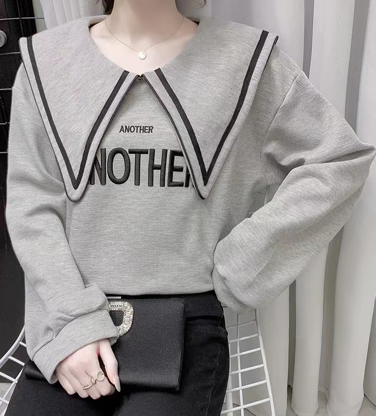 カレッジロゴスウェットコーデ anotherロゴトレーナー セーラー服