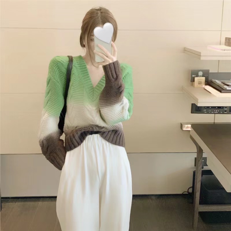 グラデーションニット 韓国ファッション  セーター[品番：SHNW0005717]｜Sibra（シブラ）のレディースファッション通販｜SHOPLIST（ショップリスト）