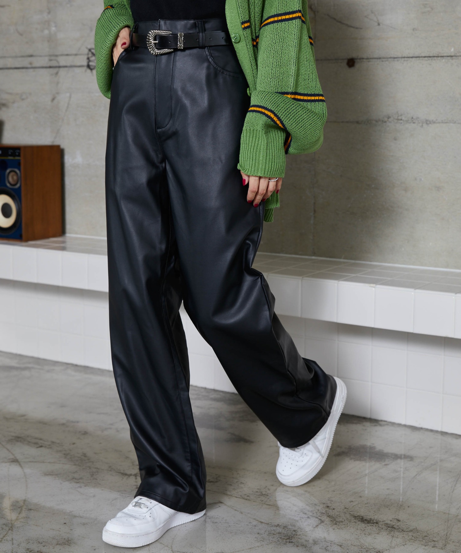 フェイクレザーストレートパンツ レディース  秋[品番：WG010084981]｜WEGO【WOMEN】（ウィゴー）のレディースファッション通販｜SHOPLIST（ショップリスト）