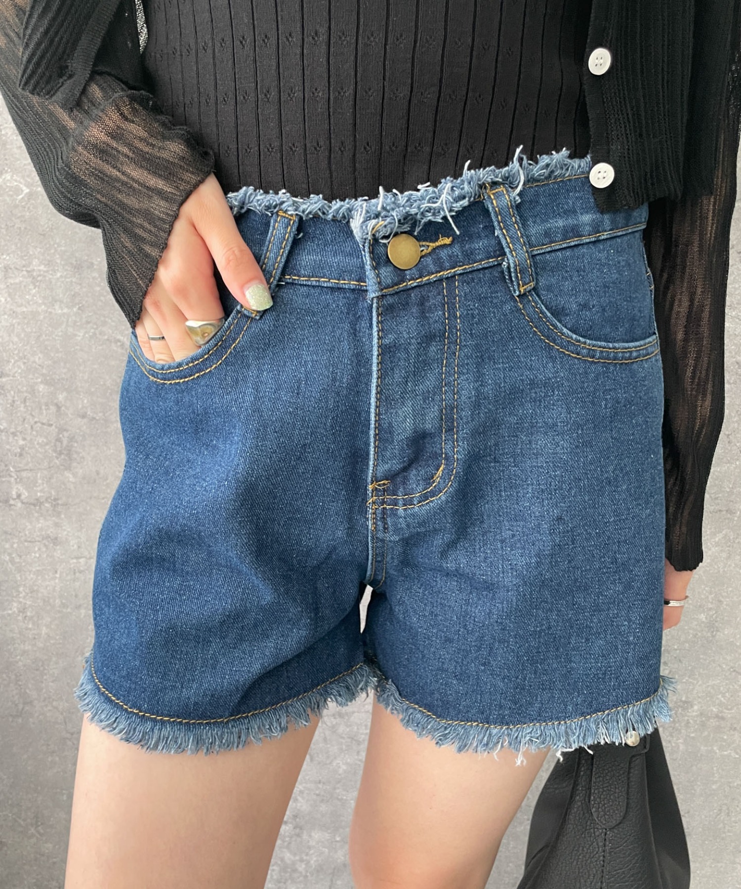 ハイウエストフリンジデニムショートパンツ [品番：WG010090681]｜WEGO【WOMEN】（ウィゴー）のレディースファッション通販｜SHOPLIST（ショップリスト）